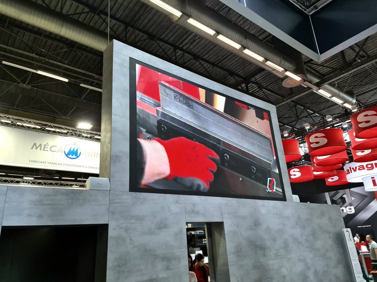Ledwall Mosaiko installato per Global Industrie Paris — 2