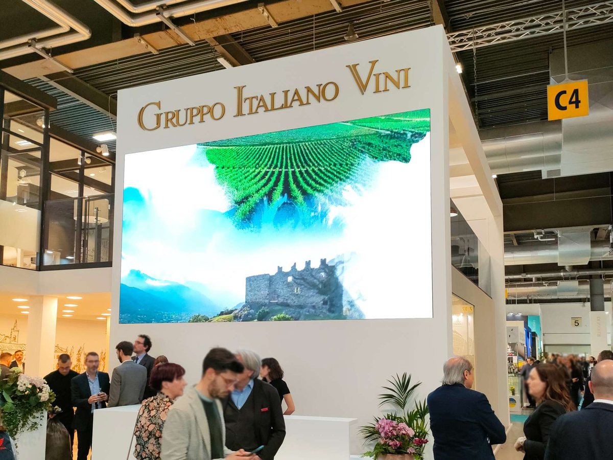 Ledwall Mosaiko installato per Vinitaly Verona