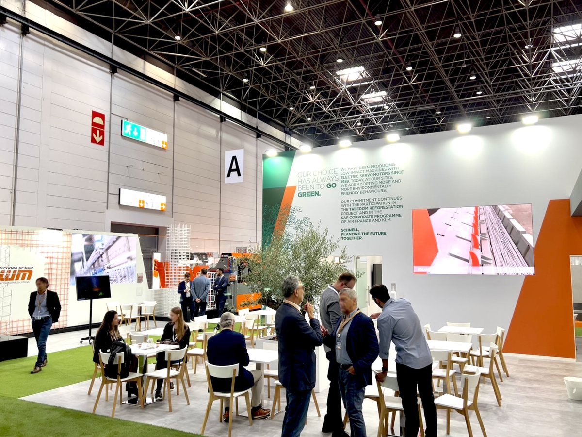 Ledwall Mosaiko installato per Wire & Tube Düsseldorf — 3